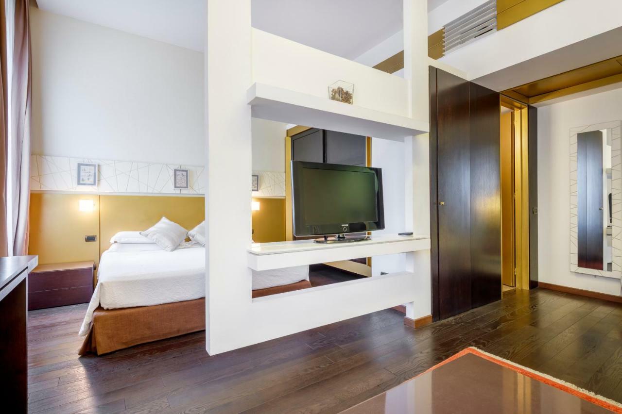 Ht Romeo Al Babuino Hotel Екстериор снимка